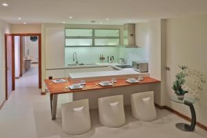 Osho Luxury Beachfront Apartments