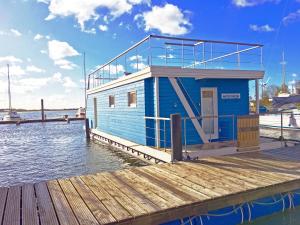 Ferienhaus auf dem Wasser - Hausboot Antje Frieda