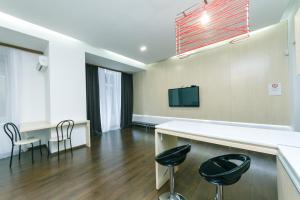 Kreschatik 21 with terrace 2BR