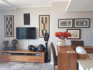 Harbour Bridge Suite 220