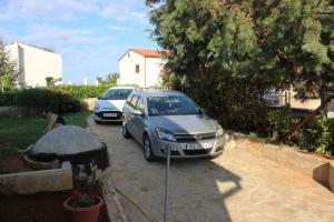 Apartments with a parking space Vinkuran Pula 7653