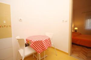 One-Bedroom Apartment with Terrace room in Apartments by the sea Duce Omis - 8633