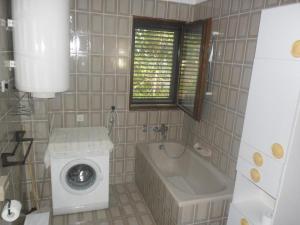 Apartments by the sea Rogoznica - 11425