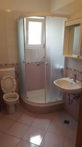 Apartments with a parking space Podgora Makarska 11788
