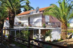 Apartments by the sea Vrboska (Hvar) - 11859