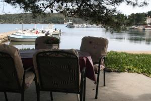 Two-Bedroom Apartment with Terrace and Sea View room in Apartments by the sea Ilovik Losinj - 12275