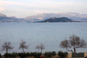 Apartments by the sea Slatine, Ciovo - 1137