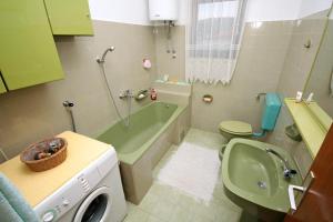 Apartments by the sea Slatine, Ciovo - 1137