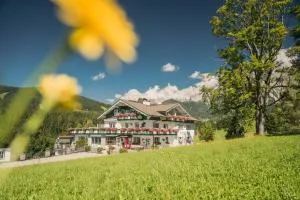 Landhaus & Ferienwohnungen Bergrast - Gleiming