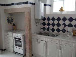 Angola Top Floor 6 Bedrooms