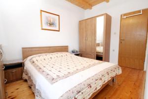 Two-Bedroom Holiday Home room in Holiday house with a parking space Lukoran (Ugljan) - 6234