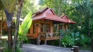 Pho Rak Nah Pai - Pai