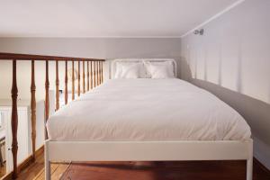 PlayHouse Apartments