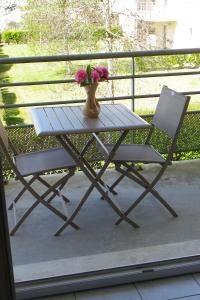 Appartements L'ESTRAN, 4 kms des plages, port, GR 34 et 2 h 15 Paris LGV : photos des chambres