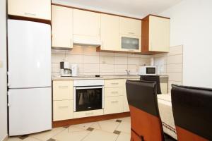 Apartments by the sea Lumbarda, Korcula - 9304