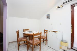 Apartments by the sea Podstrana, Split - 9503