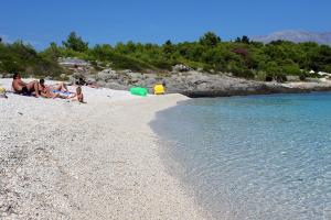 Apartments by the sea Povlja, Brac - 12362
