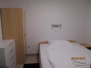 Studio with Terrace room in Apartments with WiFi Necujam Solta - 12500
