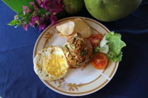 Blue Star Bungalows & Cafe