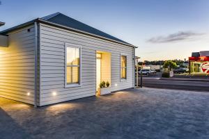 Aloha Central Luxury Apartments