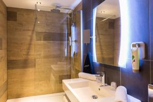 Standard Twin Room room in ibis Styles Geneve Palexpo Aeroport