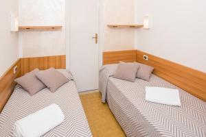 Small Twin Room with balcony room in Hotel Taormina