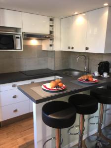 Charme Méditerranéen Votre pied à terre au Cœur du Port de Nice