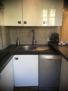 Charme Méditerranéen Votre pied à terre au Cœur du Port de Nice