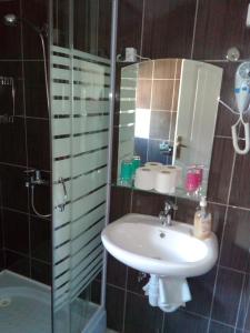 One-Bedroom Apartment with Terrace and Sea View room in Apartments with a parking space Starigrad Paklenica - 12992