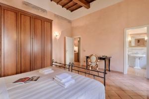 Central Strozzi by Mmega