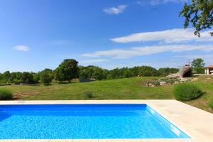 Cozy villa Paradiso with pool immersed in the greenery