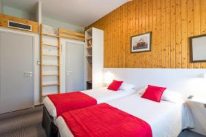 Hotels Fasthotel Thones : Chambre Triple avec 3 Lits Simples