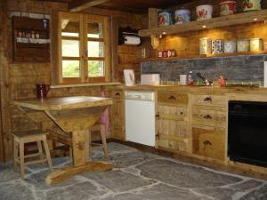 Chalets Reine des Aravis - chalet isole : photos des chambres