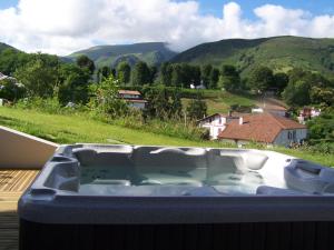 Maisons d'hotes Etxe goxoan chambres d'hotes avec cuisine ete equipee commune et jaccuzi : photos des chambres