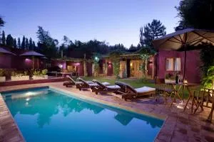 波萨达波拉维诺酒店 - 卢汉德库约