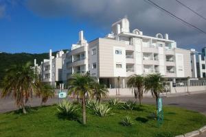 Apto Praia Ingleses 3q 2g