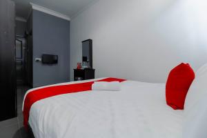 RedDoorz Plus near Batam City Square