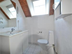 Nice Home In Glesborg With Sauna