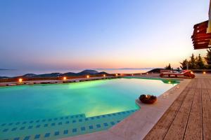 Villa TakeOff Saronida