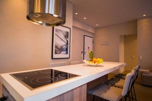 Elegant House Under Acropolis