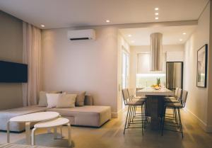 Elegant House Under Acropolis