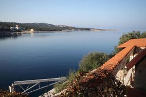 One-Bedroom Apartment with Terrace and Sea View room in Apartment Pokrivenik 5231b