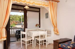 One-Bedroom Apartment with Terrace room in Apartment Vrbnik 5301a