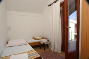 Studio with Terrace and Sea View room in Studio Podaca 516d