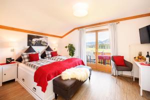 "Haus Berktold" - Annehmlichkeiten von 4-Sterne Familien-und Wellnesshotel Viktoria können mitbenutzt werden