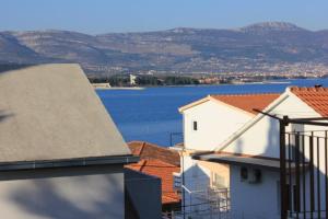Apartments by the sea Mastrinka, Ciovo - 7582