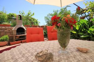 Apartments with a parking space Cunski Losinj 8010