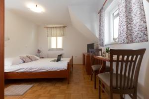 Guest House Pod Grebenom 