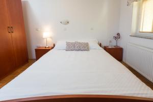 Guest House Pod Grebenom