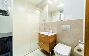 Wonder Home - Apartament z garażem, ogródkiem, miejscem na grilla i widokiem na Karkonosze